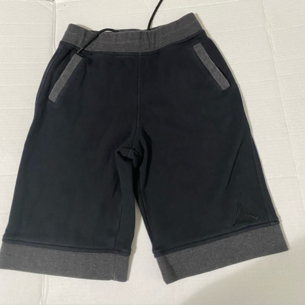 Jordan sweat shorts L (12-13 yrs)Kids